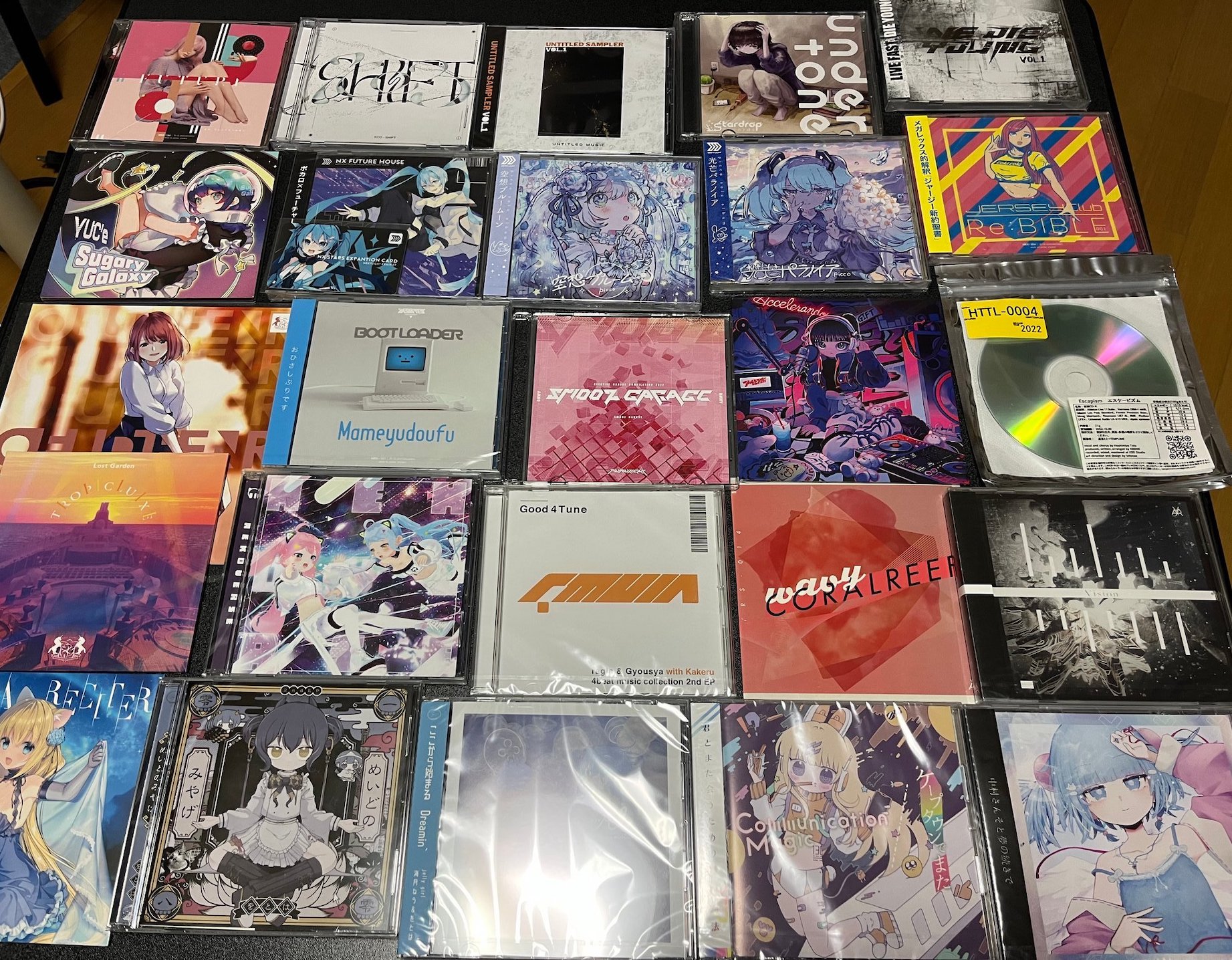 秋 M3 の戦利品。jelly girl の物理盤、もう手に入らないと思っていたので買えて本当に嬉しかった